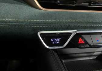 Подержанный автомобиль Geely Monjaro 2023 года (17 фото)