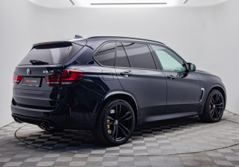 Подержанный автомобиль BMW X5 M 2015 года (5 фото)