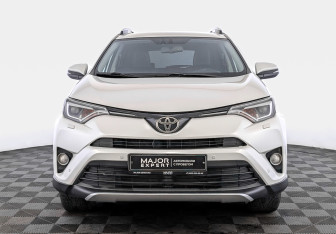 Подержанный автомобиль Toyota RAV4 2018 года (2 фото)
