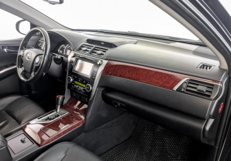 Подержанный автомобиль Toyota Camry Sedan 2014 года (11 фото)