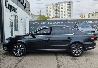 Подержанный автомобиль Volkswagen Passat Sedan 2013 года (8 фото)