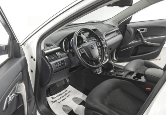 Подержанный автомобиль FAW Besturn X80 2017 года (7 фото)