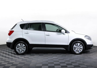 Подержанный автомобиль Suzuki SX4 Hatchback 2014 года (4 фото)