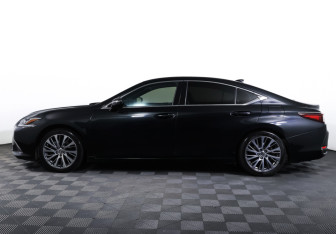 Подержанный автомобиль Lexus ES 2020 года (8 фото)