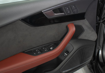 Подержанный автомобиль Audi A5 Liftback 2017 года (19 фото)