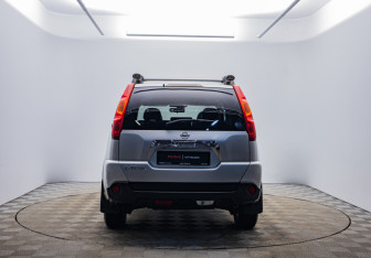 Подержанный автомобиль Nissan X-Trail 2008 года (6 фото)