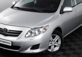 Подержанный автомобиль Toyota Corolla Sedan 2008 года (18 фото)