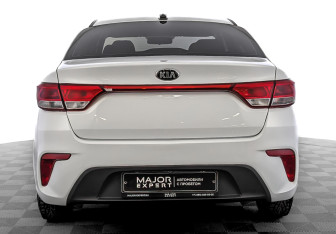 Подержанный автомобиль Kia Rio Sedan 2020 года (6 фото)
