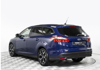 Подержанный автомобиль Ford Focus Wagon 2013 года (7 фото)