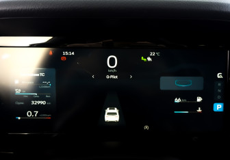 Подержанный автомобиль Geely Monjaro 2024 года (13 фото)