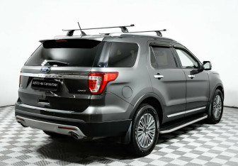 Подержанный автомобиль Ford Explorer 2017 года (3 фото)