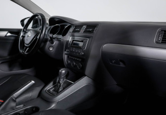 Подержанный автомобиль Volkswagen Jetta Sedan 2016 года (9 фото)