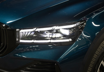 Подержанный автомобиль Geely Monjaro 2023 года (24 фото)