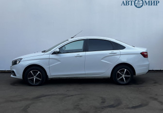 Подержанный автомобиль LADA (ВАЗ) Vesta Sedan 2017 года (8 фото)