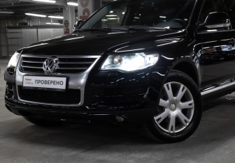 Подержанный автомобиль Volkswagen Touareg 2009 года (20 фото)