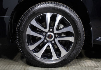 Подержанный автомобиль Toyota Land Cruiser Suv 2019 года (28 фото)