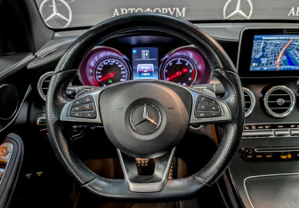 Подержанный автомобиль Mercedes-Benz GLC Coupe 2019 года (21 фото)