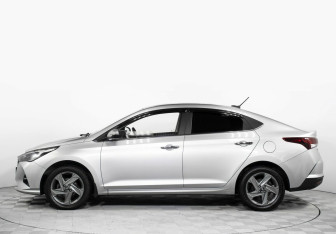 Подержанный автомобиль Hyundai Solaris Sedan 2021 года (3 фото)