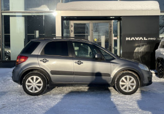 Подержанный автомобиль Suzuki SX4 Hatchback 2012 года (4 фото)