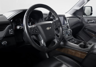 Подержанный автомобиль Chevrolet Tahoe 2016 года (14 фото)