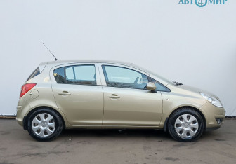 Подержанный автомобиль Opel Corsa 2009 года (4 фото)