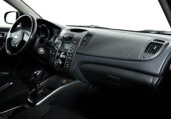 Подержанный автомобиль Kia Cerato Sedan 2012 года (7 фото)