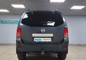 Подержанный автомобиль Nissan Pathfinder 2008 года (6 фото)