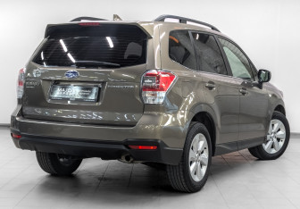 Подержанный автомобиль Subaru Forester Suv 2017 года (5 фото)