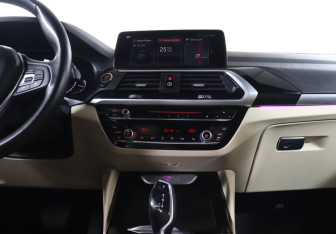 Подержанный автомобиль BMW X4 2019 года (14 фото)
