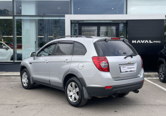 Подержанный автомобиль Chevrolet Captiva 2012 года (7 фото)