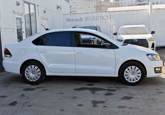 Подержанный автомобиль Volkswagen Polo Sedan 2020 года (4 фото)