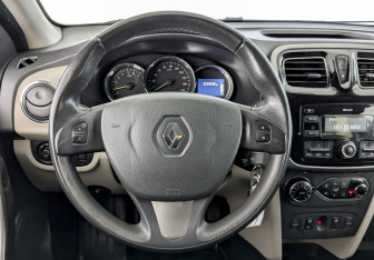 Подержанный автомобиль Renault Logan Sedan 2018 года (21 фото)