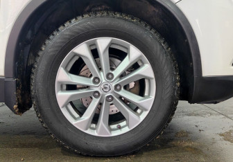 Подержанный автомобиль Nissan X-Trail 2017 года (20 фото)