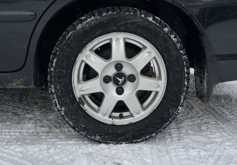 Подержанный автомобиль Kia Spectra Sedan 2007 года (15 фото)