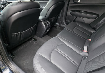 Подержанный автомобиль Kia Optima Sedan 2019 года (10 фото)