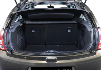 Подержанный автомобиль Citroen C3 Hatchback 2012 года (16 фото)