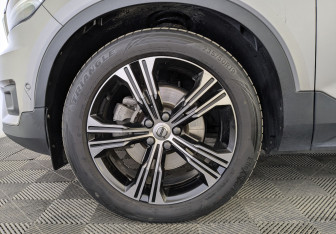 Подержанный автомобиль Volvo XC40 2020 года (12 фото)