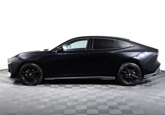 Подержанный автомобиль Changan UNI-V 2023 года (8 фото)