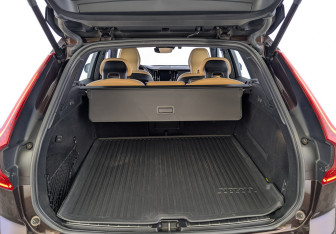 Подержанный автомобиль Volvo XC60 2018 года (9 фото)