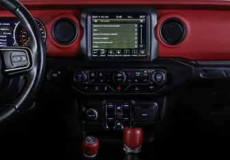 Подержанный автомобиль Jeep Wrangler 2022 года (13 фото)