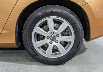 Подержанный автомобиль Volvo S60 2011 года (12 фото)