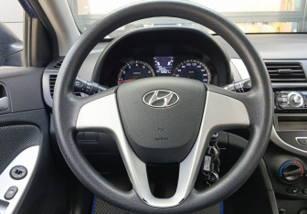 Подержанный автомобиль Hyundai Solaris Sedan 2013 года (12 фото)