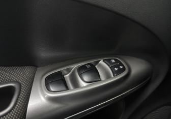 Подержанный автомобиль Nissan Juke 2012 года (20 фото)