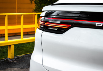 Подержанный автомобиль Porsche Cayenne 2020 года (15 фото)