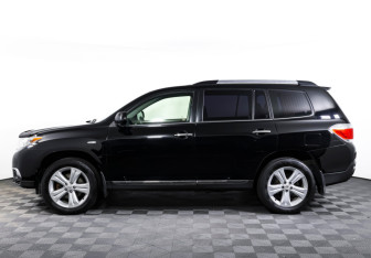 Подержанный автомобиль Toyota Highlander 2012 года (8 фото)