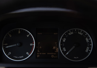 Подержанный автомобиль Land Rover Range Rover Sport 2010 года (20 фото)