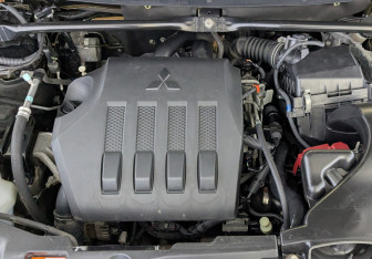 Подержанный автомобиль Mitsubishi Eclipse Cross 2019 года (9 фото)