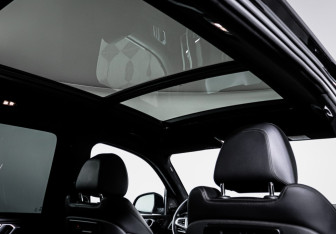 Подержанный автомобиль BMW X7 2020 года (16 фото)