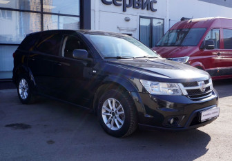 Подержанный автомобиль Fiat Freemont 2013 года (3 фото)