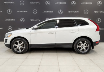 Подержанный автомобиль Volvo XC60 2013 года (8 фото)